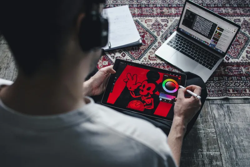 Monthly Muse: The Rise of Artist Patronage in Britain's Digital Age